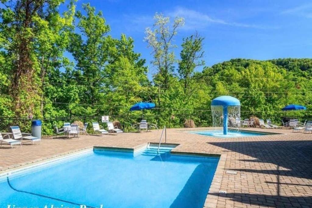 Million Dollar Views! 4 Bedroom, Sleeps 9, Close To National Park And 5 Mi To Gatlinburg! エクステリア 写真