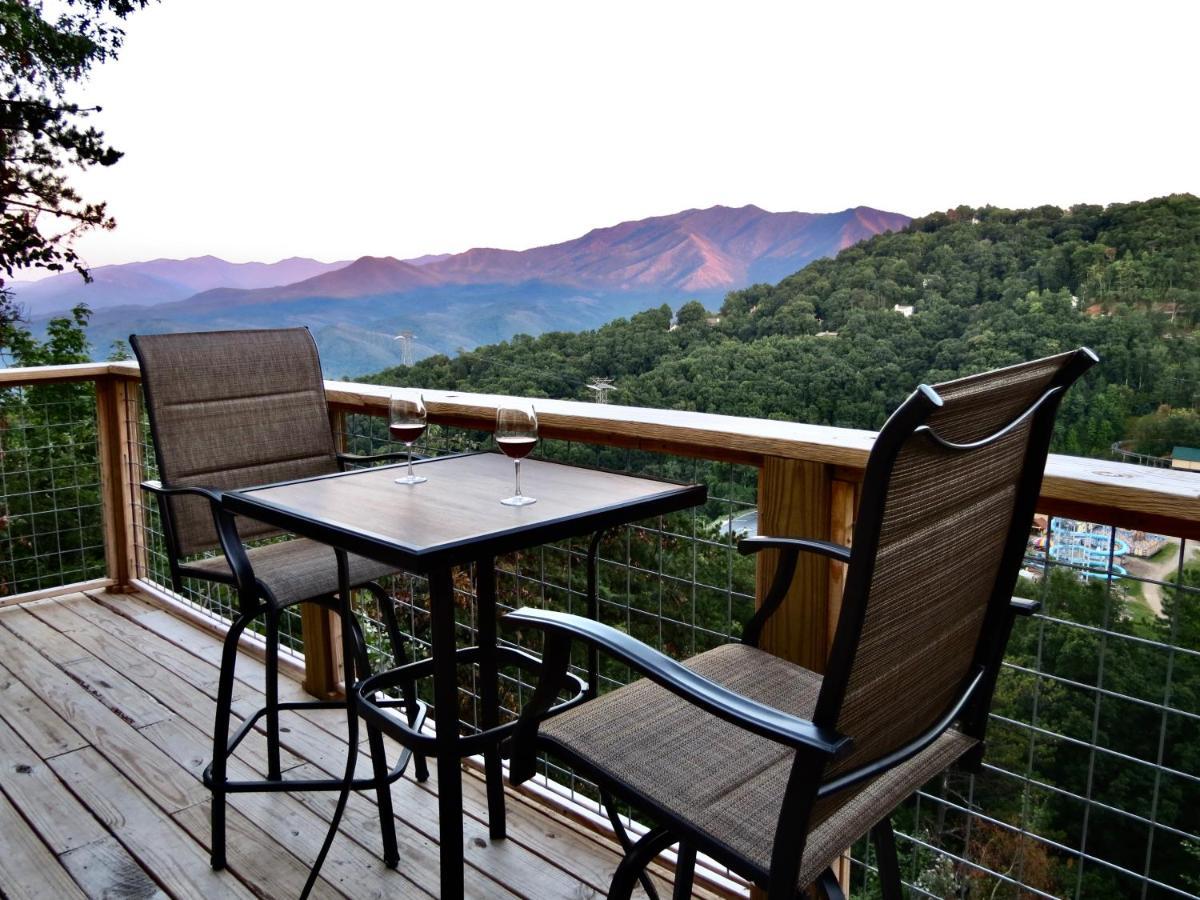 Million Dollar Views! 4 Bedroom, Sleeps 9, Close To National Park And 5 Mi To Gatlinburg! エクステリア 写真